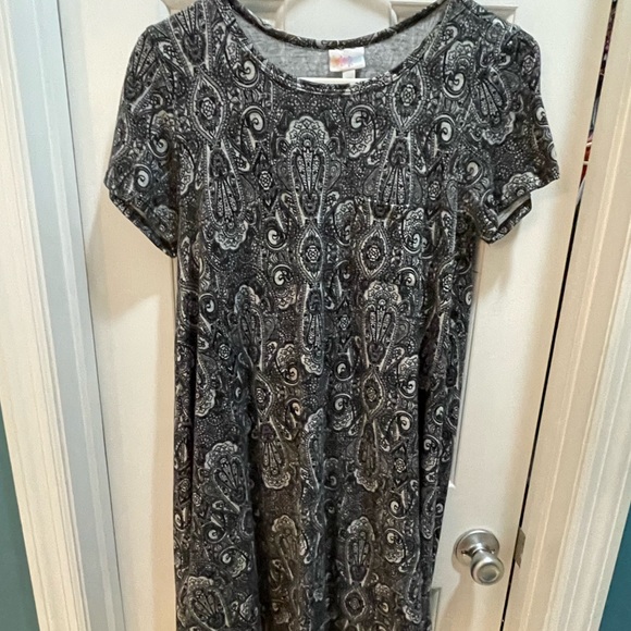 Lularoe Carly - Picture 1 of 4